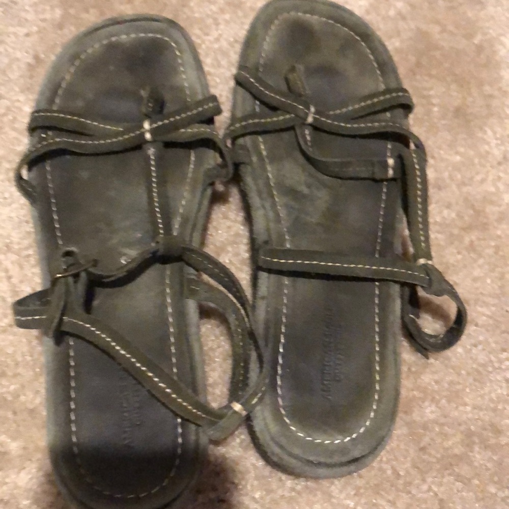 American Eagle sandals